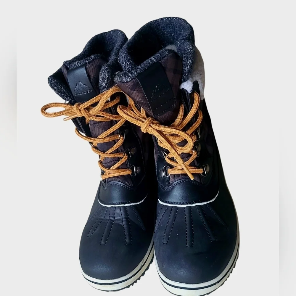 ALEADER Women's Fashion Waterproof Black Plaid Winter Snow Duck Boots Size 7